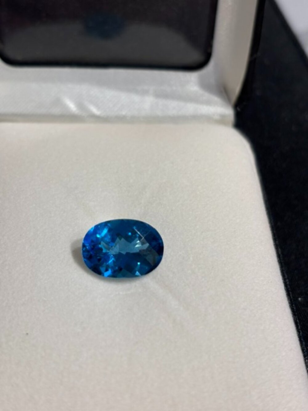 Swiss Blue Topaz with a measured weight of approx. 6.50 Carats